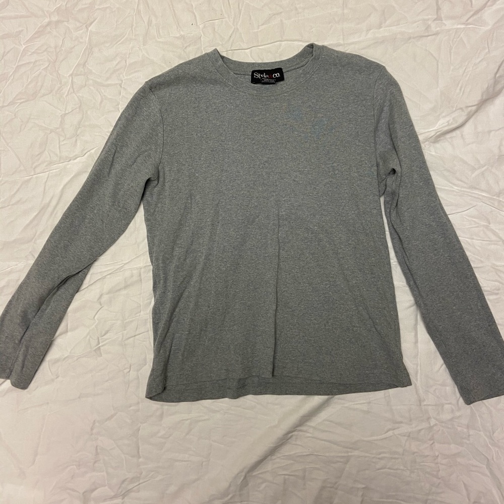 gray crewneck sweater 🌪